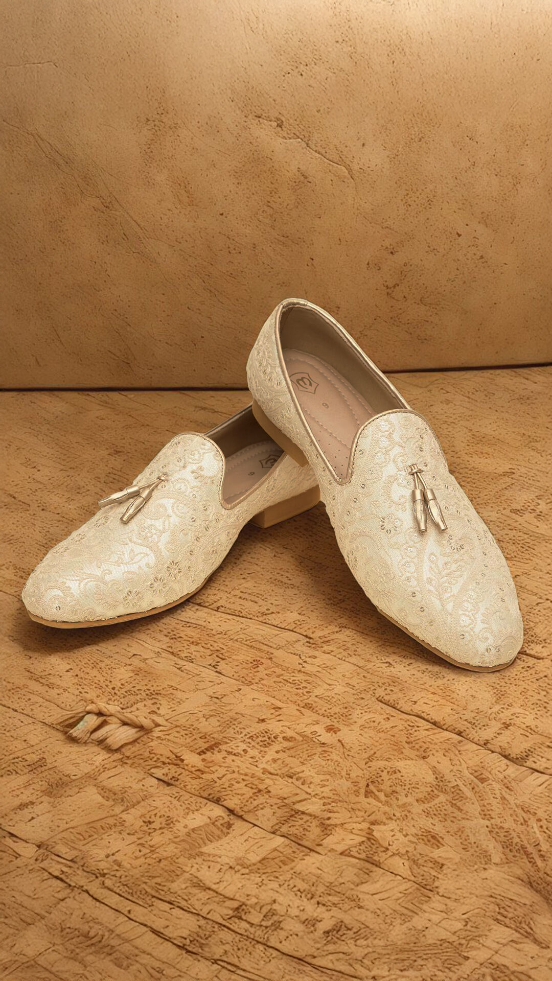 Juttis for men